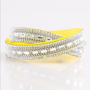 Bracelet,Crocker, hair band) all in one!
